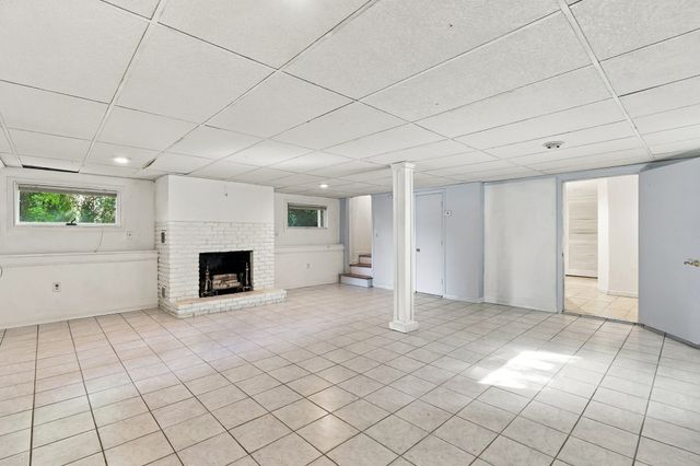 83 Sunset Drive, Charlton, MA 01507