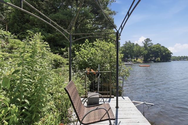 83 Sunset Drive, Charlton, MA 01507