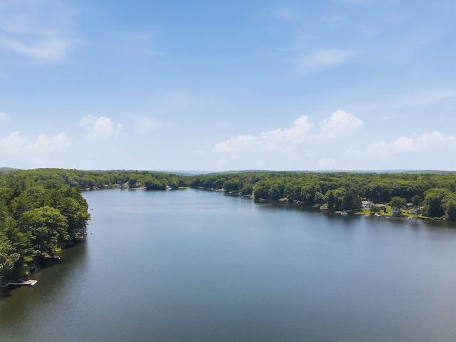 83 Sunset Drive, Charlton, MA 01507