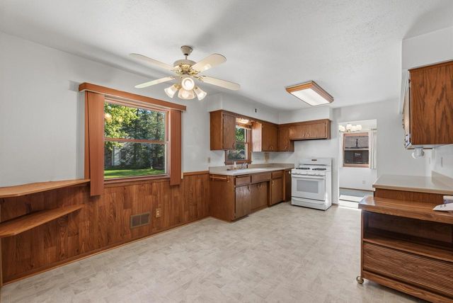 1115 Saratoga PARKWAY, Oconomowoc, WI 53066