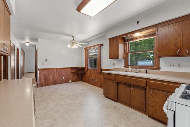 1115 Saratoga PARKWAY, Oconomowoc, WI 53066