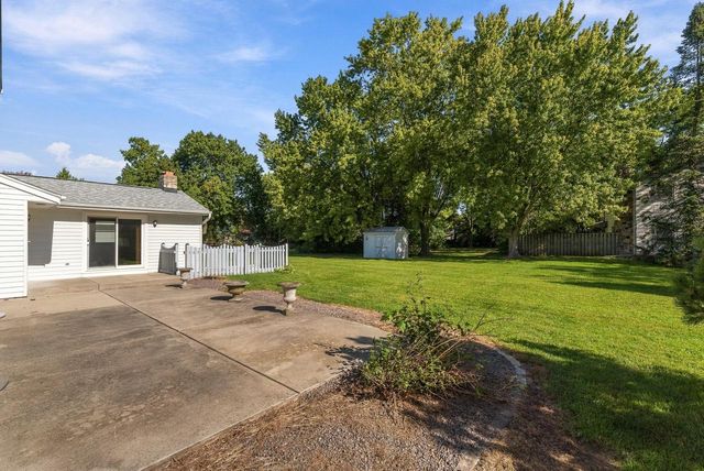 1115 Saratoga PARKWAY, Oconomowoc, WI 53066