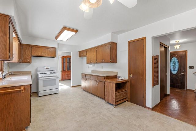 1115 Saratoga PARKWAY, Oconomowoc, WI 53066