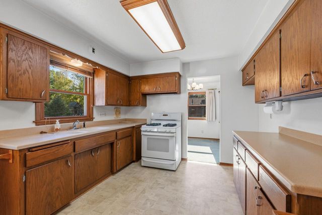 1115 Saratoga PARKWAY, Oconomowoc, WI 53066