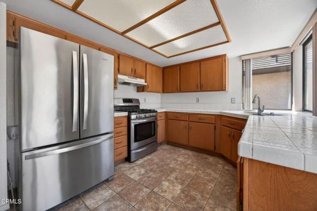 192 La Veta Drive, Camarillo, CA 93012
