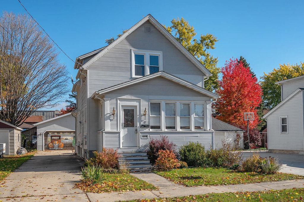 411 S 7th STREET, Watertown, WI 53094