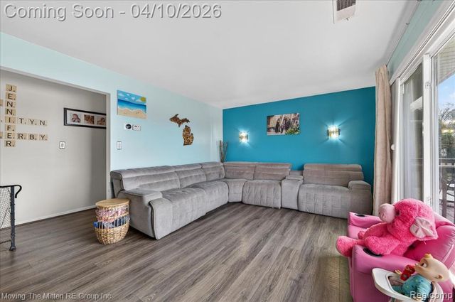 2965 Barkman Drive, Waterford, MI 48329