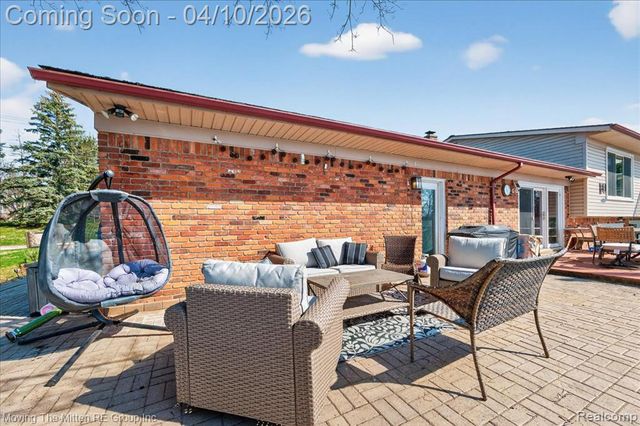 2965 Barkman Drive, Waterford, MI 48329