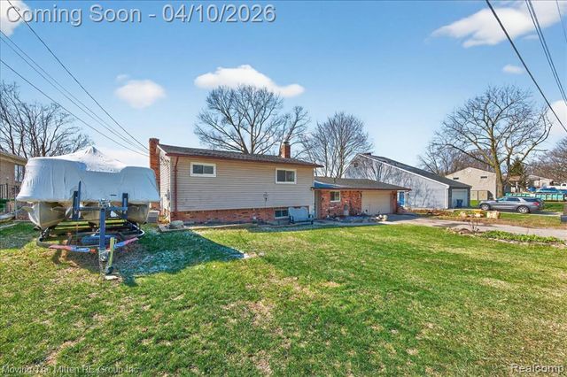 2965 Barkman Drive, Waterford, MI 48329