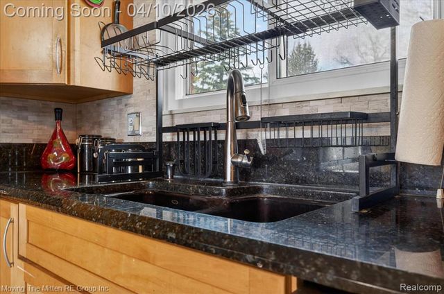 2965 Barkman Drive, Waterford, MI 48329