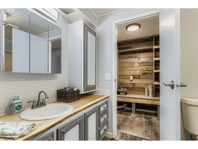 17091 Sw ELDORADO Dr, Tigard, OR 97224