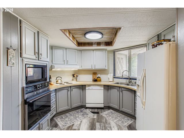 17091 Sw ELDORADO Dr, Tigard, OR 97224