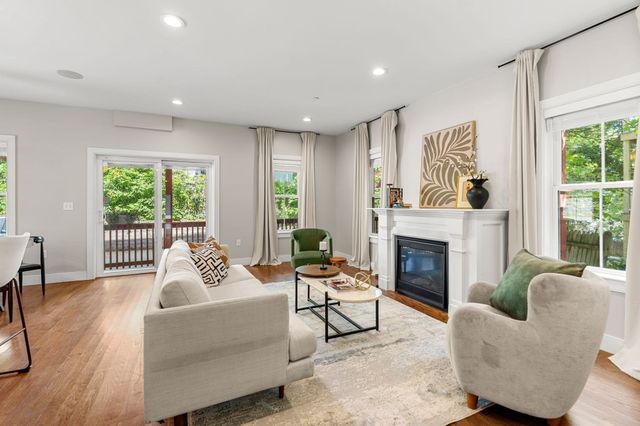 23 Downer Ave 1, Boston, MA 02125