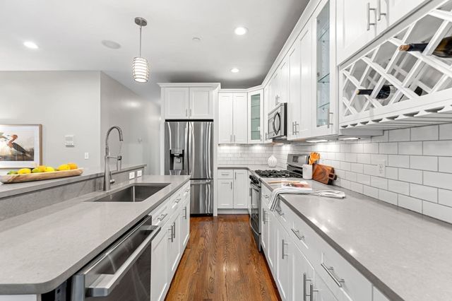 23 Downer Ave 1, Boston, MA 02125