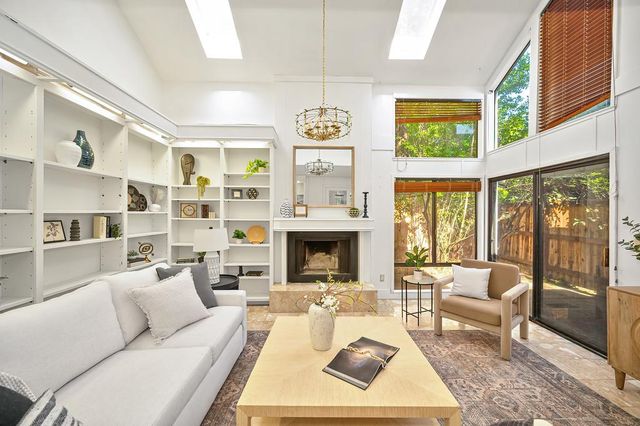 11 Park Sierra Ln, Sacramento, CA 95864