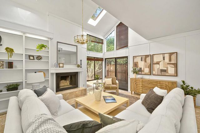 11 Park Sierra Ln, Sacramento, CA 95864