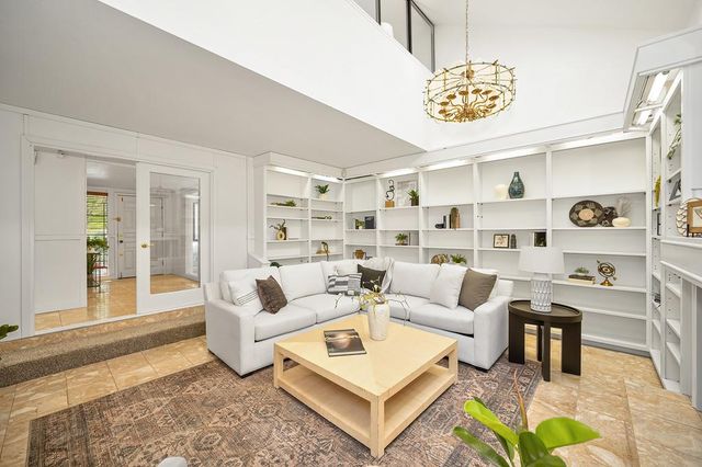 11 Park Sierra Ln, Sacramento, CA 95864