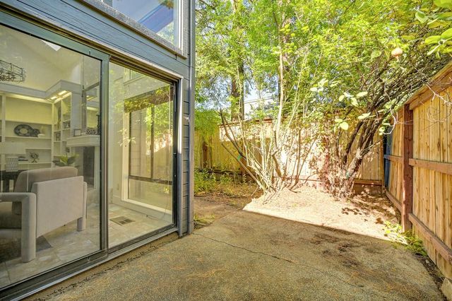 11 Park Sierra Ln, Sacramento, CA 95864
