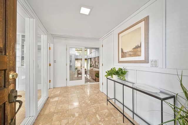 11 Park Sierra Ln, Sacramento, CA 95864