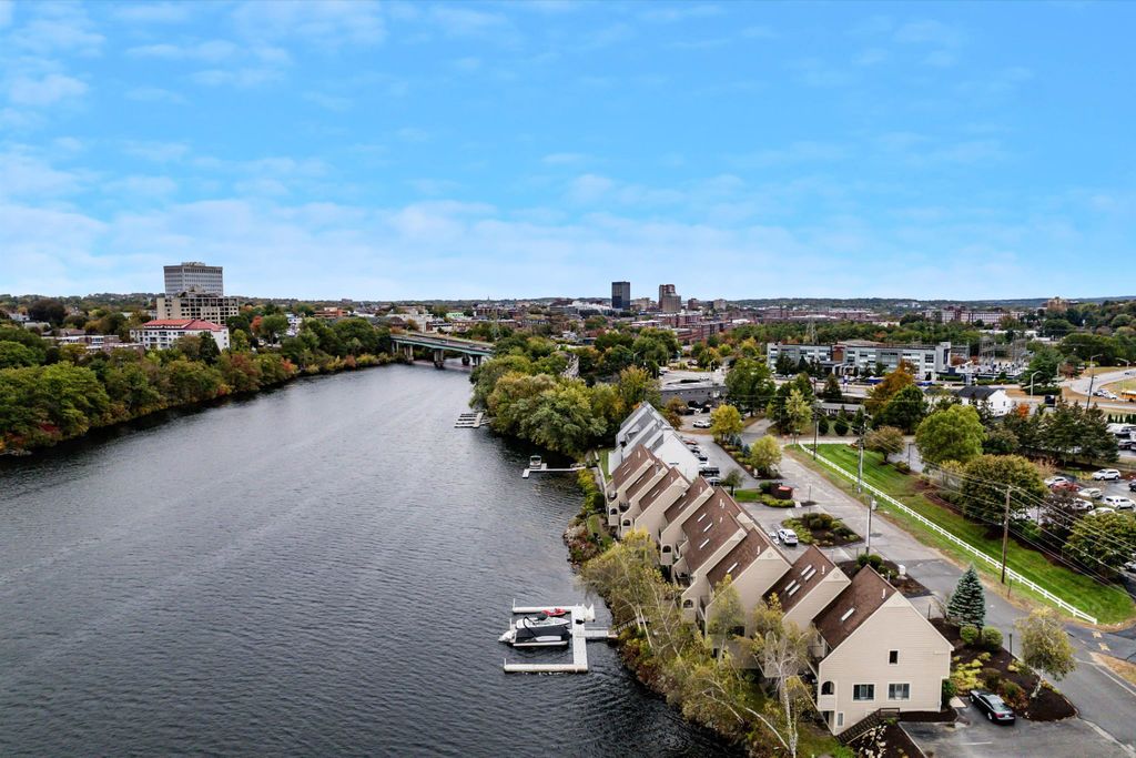 51 River Front Dr Apt 2, Manchester, NH 03102