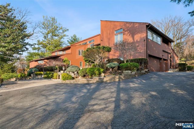 93 Jackson Drive, Cresskill, NJ 07626