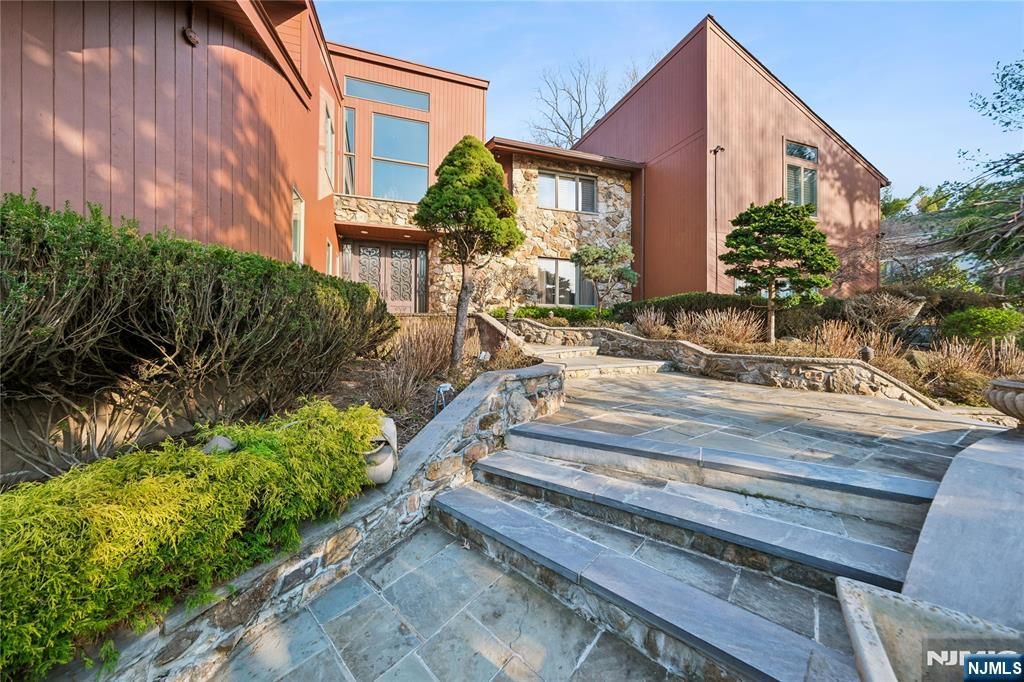 93 Jackson Drive, Cresskill, NJ 07626