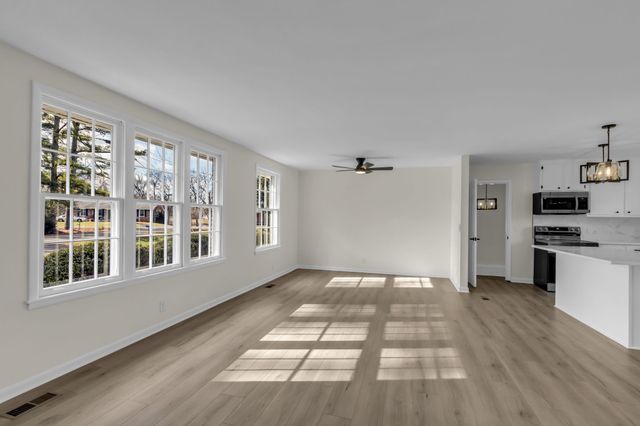 1507 Bartway Dr, Murfreesboro, TN 37130