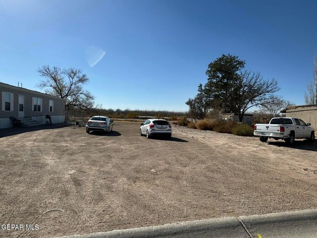 195215 Johnson, Fabens, TX 79838
