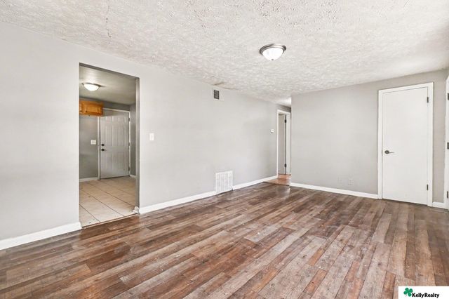 4440 Vernon Avenue, Omaha, NE 68111