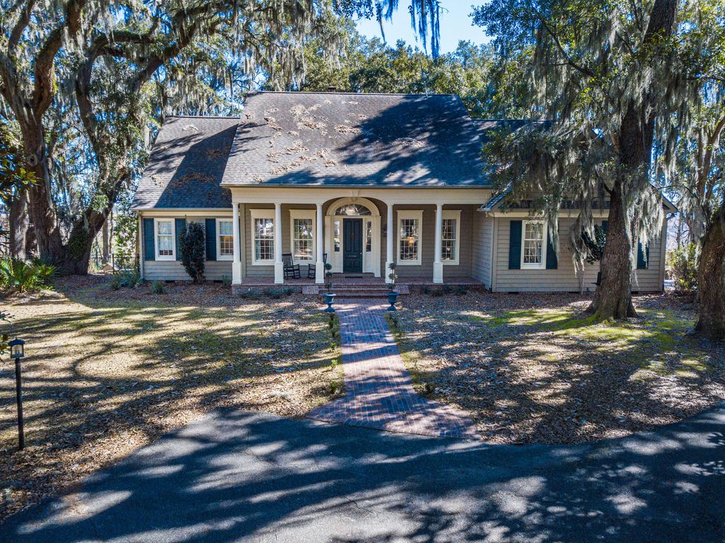762 Wraggs Ferry Road, Georgetown, SC 29440