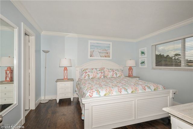 190 Turtle Lake CT 311, Naples, FL 34105