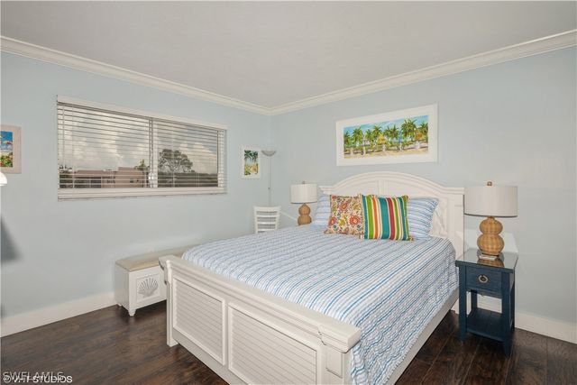 190 Turtle Lake CT 311, Naples, FL 34105