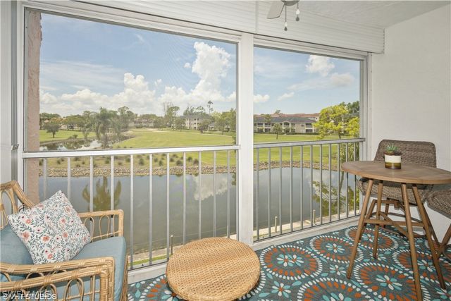 190 Turtle Lake CT 311, Naples, FL 34105