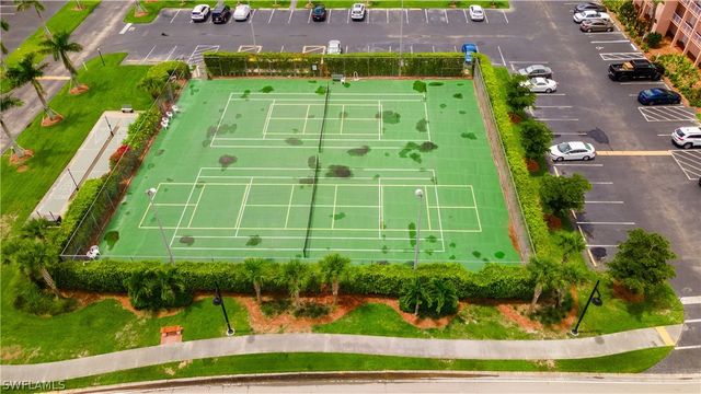 190 Turtle Lake CT 311, Naples, FL 34105