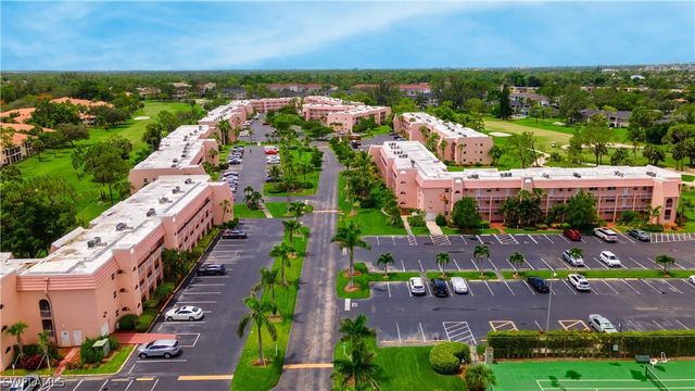 190 Turtle Lake CT 311, Naples, FL 34105