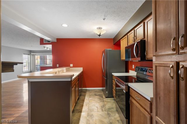 23003 Chandlers Lane 224, Olmsted Falls, OH 44138