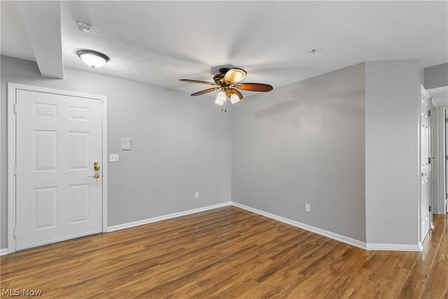 23003 Chandlers Lane 224, Olmsted Falls, OH 44138