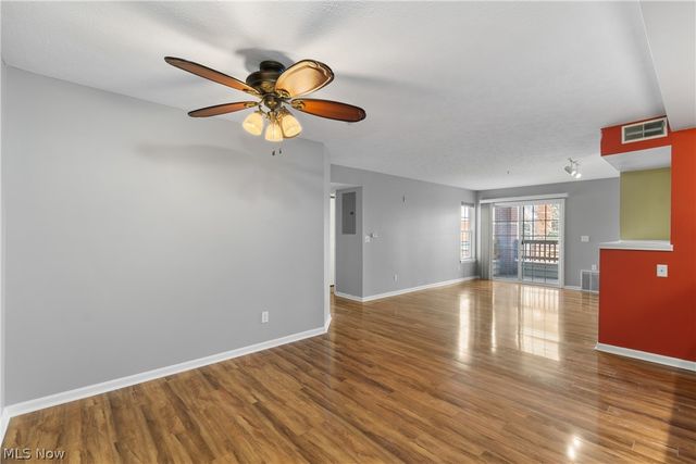 23003 Chandlers Lane 224, Olmsted Falls, OH 44138