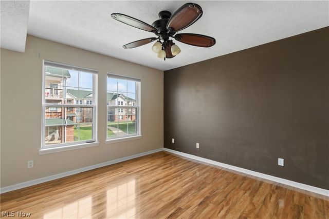 23003 Chandlers Lane 224, Olmsted Falls, OH 44138