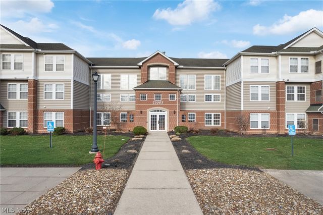 23003 Chandlers Lane 224, Olmsted Falls, OH 44138