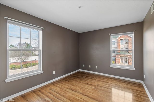 23003 Chandlers Lane 224, Olmsted Falls, OH 44138