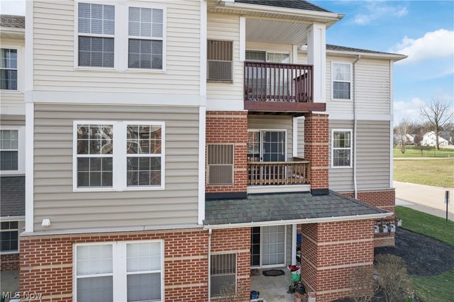 23003 Chandlers Lane 224, Olmsted Falls, OH 44138