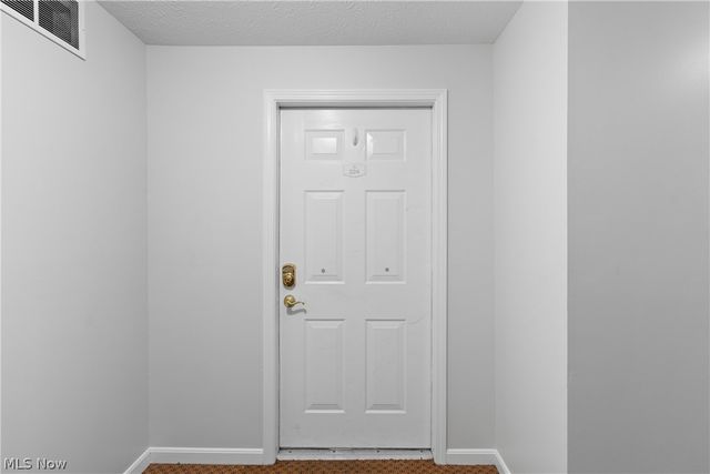 23003 Chandlers Lane 224, Olmsted Falls, OH 44138