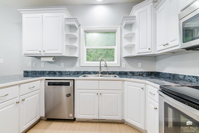 2942 Marlatt Avenue, Manhattan, KS 66502