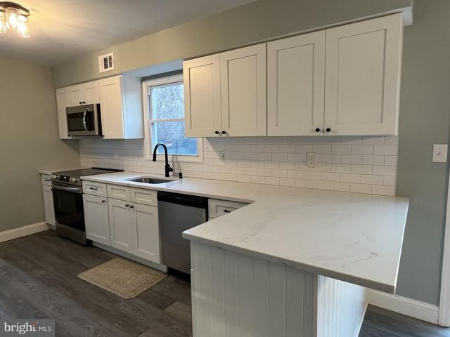 159 REVOLUTIONARY DR, Little Egg Harbor Twp, NJ 08087