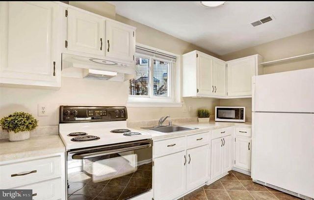 13817 CABERNET CT, Chantilly, VA 20151