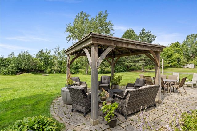 1454 Chigwell Lane North, Webster, NY 14580