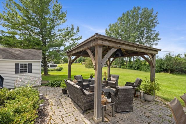 1454 Chigwell Lane North, Webster, NY 14580