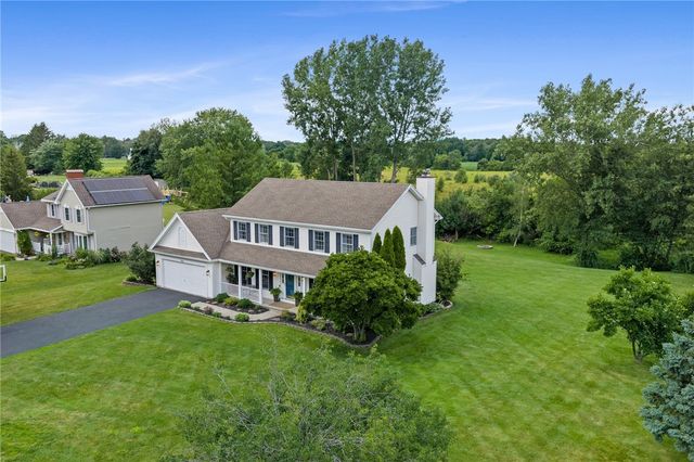 1454 Chigwell Lane North, Webster, NY 14580