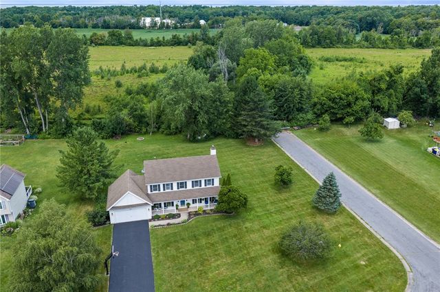 1454 Chigwell Lane North, Webster, NY 14580